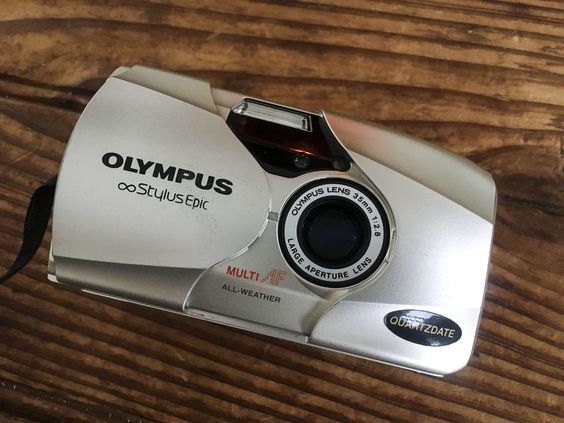 Olympus Mju: pellicola e strada